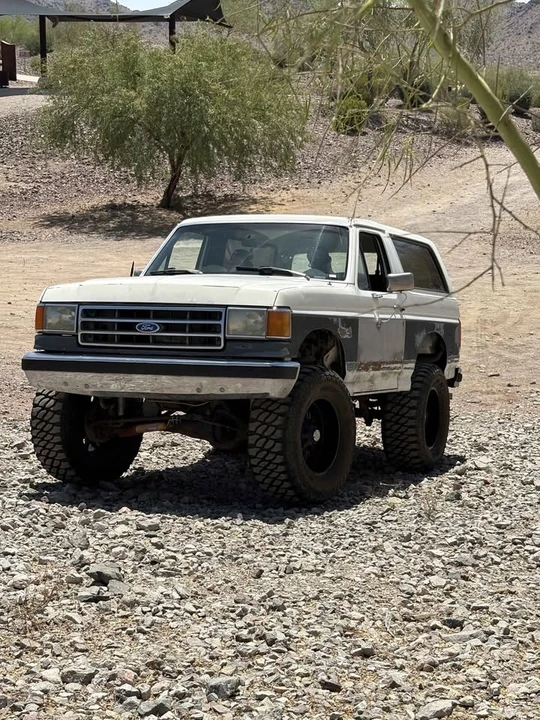 1990 Ford Bronco 4th Gen - Image 2 of 4
