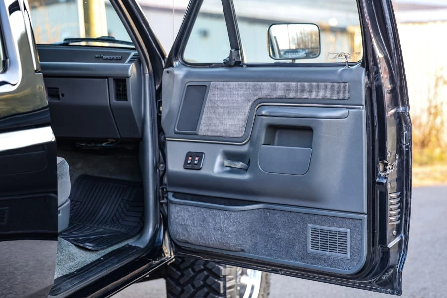 1990 Ford Bronco 4th Gen - Image 25 of 31
