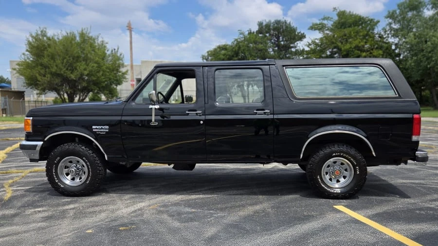 1990 Ford Bronco 4th Gen - Image 2 of 11