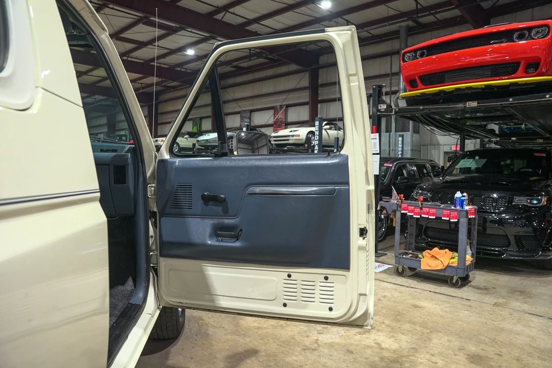 1990 Ford Bronco 4th Gen - Image 17 of 21