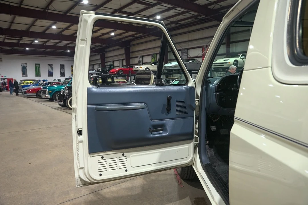 1990 Ford Bronco 4th Gen - Image 24 of 31