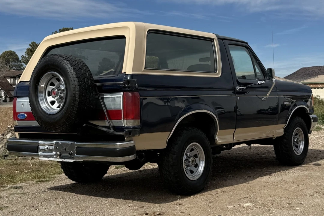 1990 Ford Bronco 4th Gen - Image 2 of 7