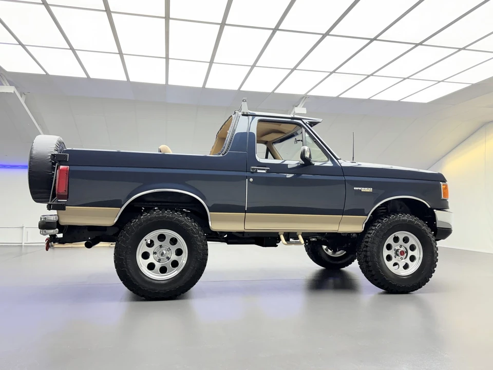 1990 Ford Bronco 4th Gen - Image 14 of 31