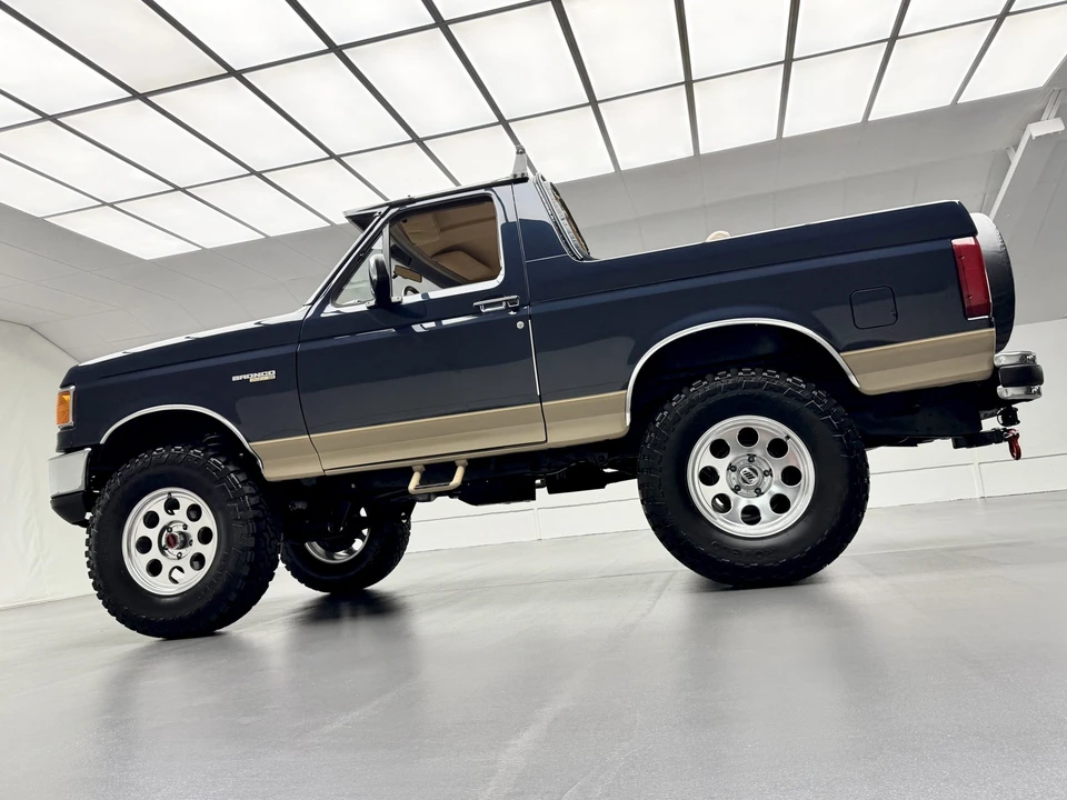 1990 Ford Bronco 4th Gen - Image 27 of 31