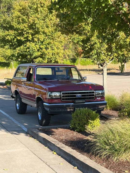1990 Ford Bronco 4th Gen - Image 2 of 13
