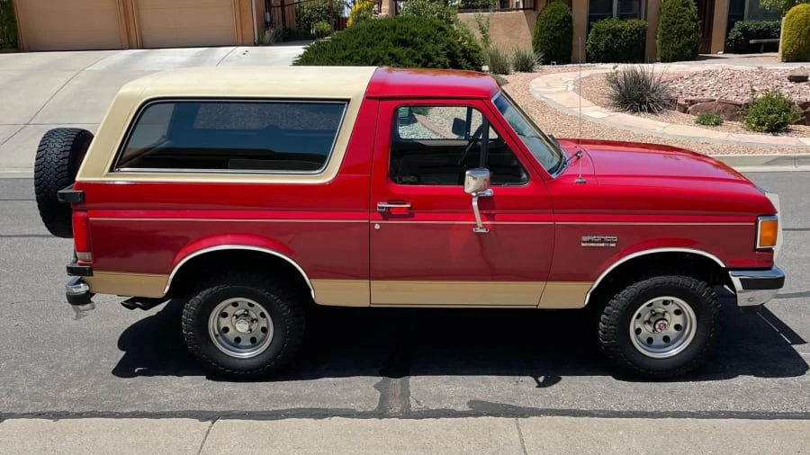 1990 Ford Bronco 4th Gen - Image 2 of 31