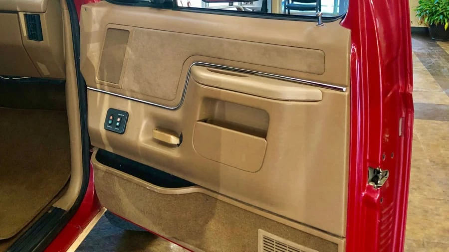 1990 Ford Bronco 4th Gen - Image 5 of 13