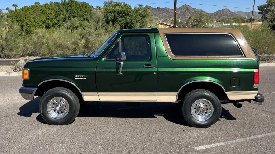 1990 Ford Bronco 4th Gen - Image 2 of 13