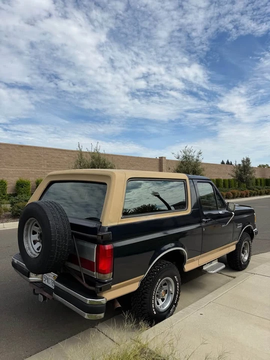 1990 Ford Bronco 4th Gen - Image 3 of 8