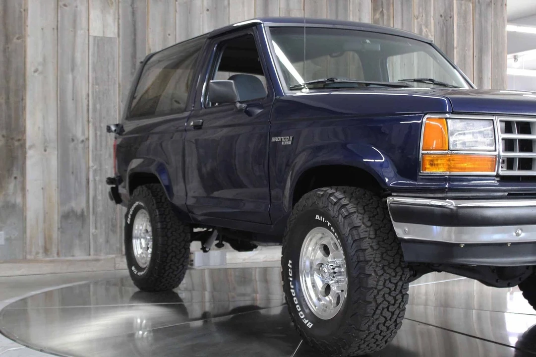 1990 Ford Bronco II - Image 8 of 21
