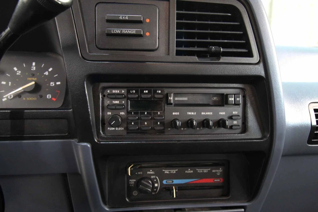 1990 Ford Bronco II - Image 20 of 21
