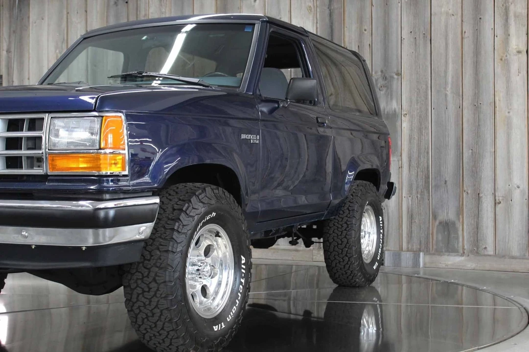 1990 Ford Bronco II - Image 10 of 21