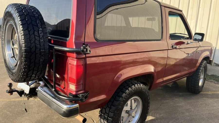 1990 Ford Bronco II - Image 17 of 23
