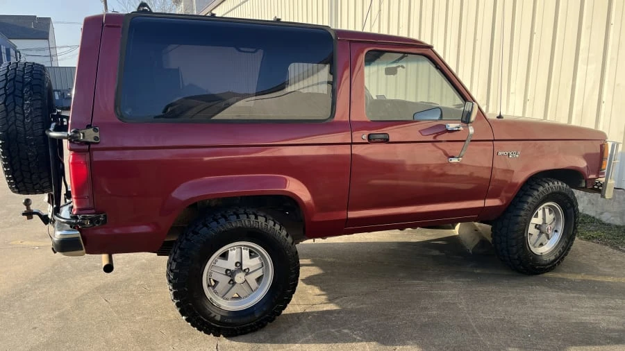 1990 Ford Bronco II - Image 18 of 23