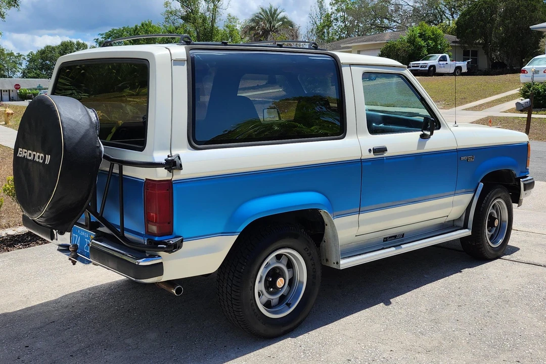 1990 Ford Bronco II - Image 4 of 31
