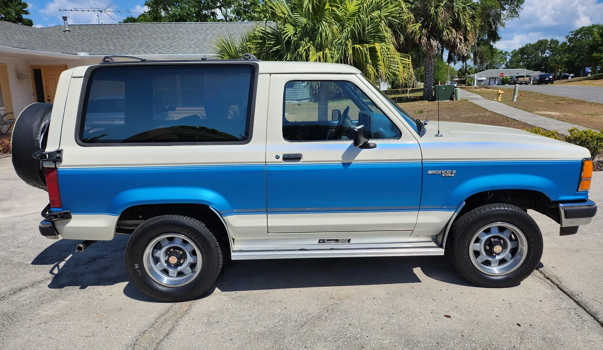 1990 Ford Bronco II - Image 9 of 31