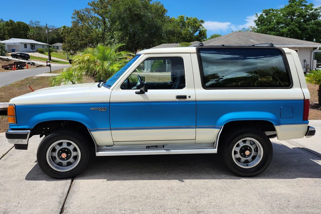 1990 Ford Bronco II - Image 3 of 31