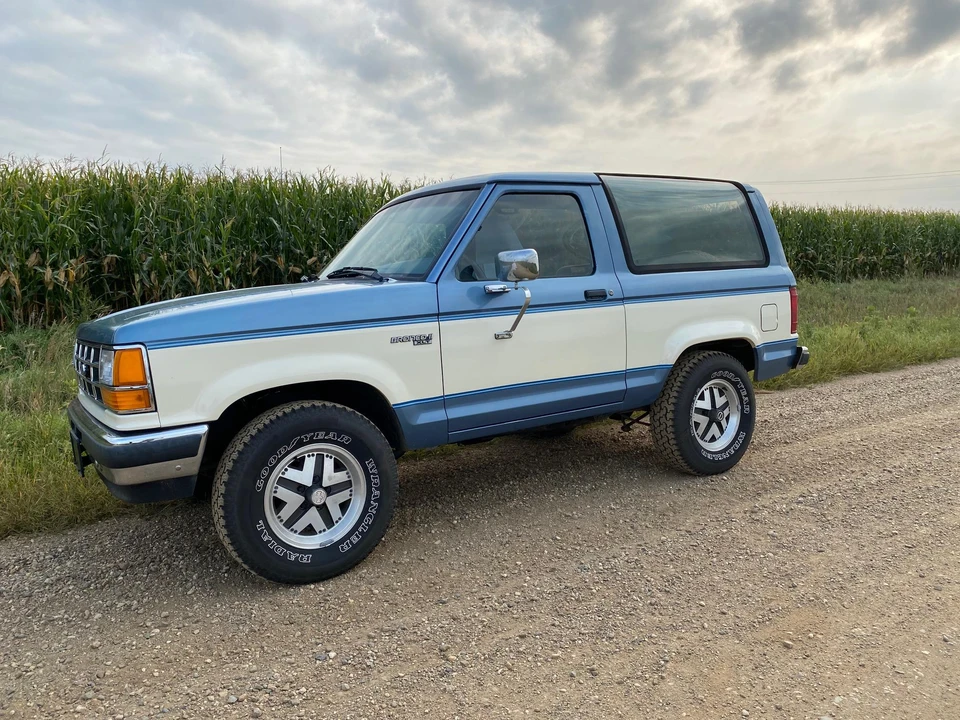 1990 Ford Bronco II - Image 7 of 31