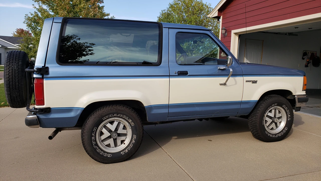 1990 Ford Bronco II - Image 15 of 31