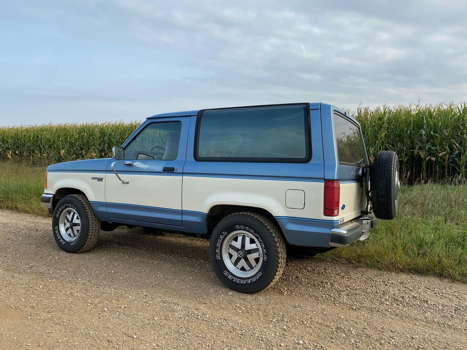 1990 Ford Bronco II - Image 9 of 31