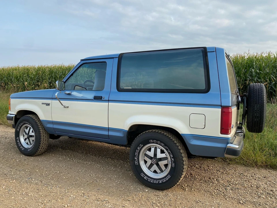 1990 Ford Bronco II - Image 10 of 31