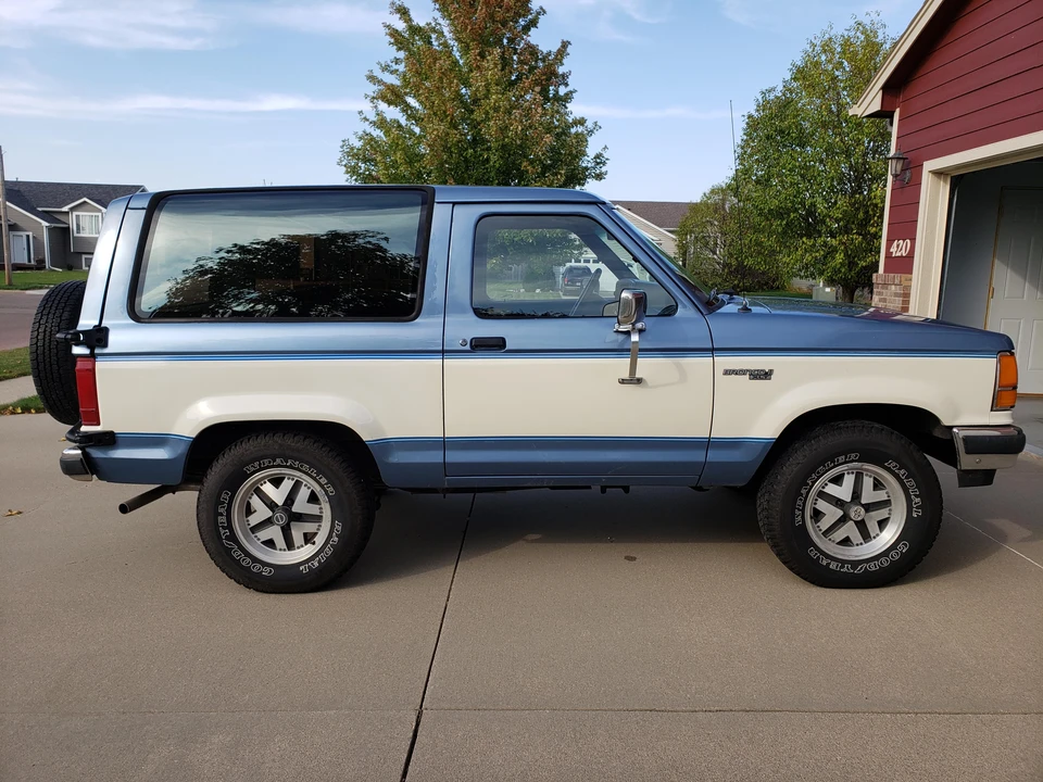 1990 Ford Bronco II - Image 17 of 31