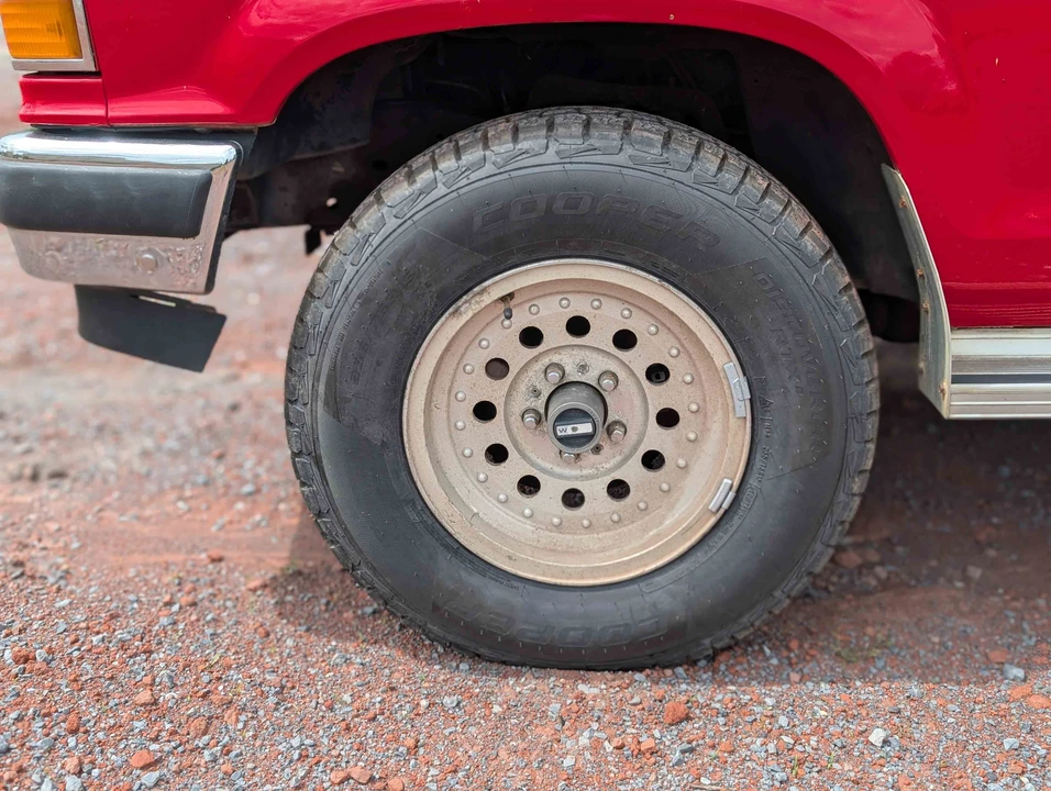 1990 Ford Bronco II - Image 25 of 31