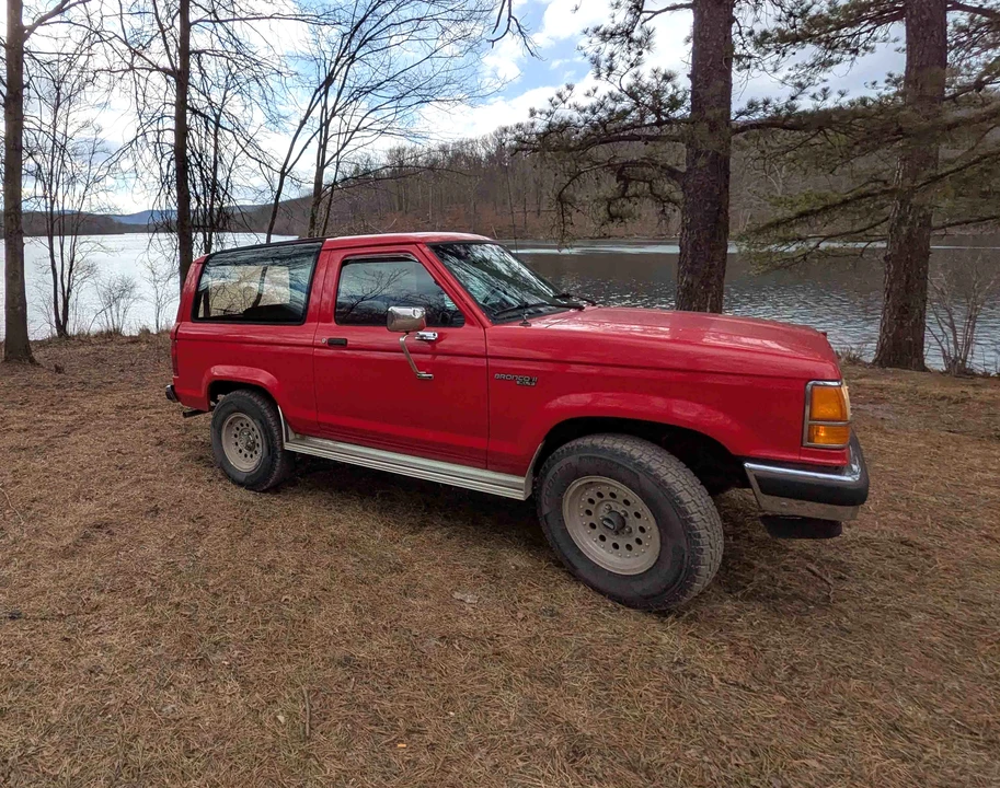 1990 Ford Bronco II - Image 4 of 31