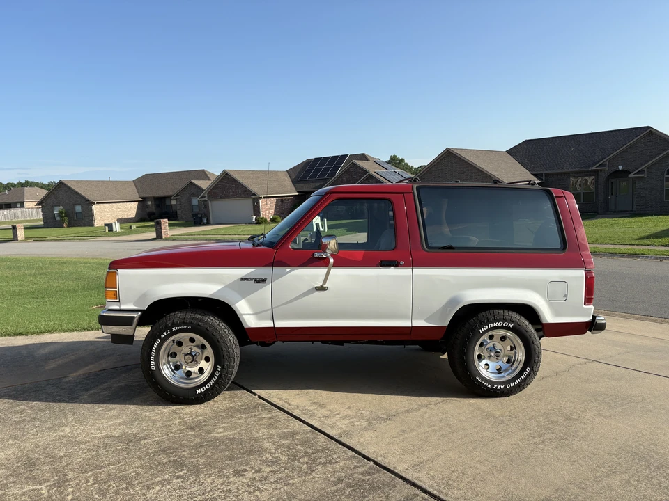 1990 Ford Bronco II - Image 3 of 31