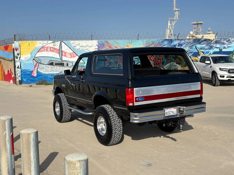 1990 Ford Bronco 4th Gen - Image 2 of 8
