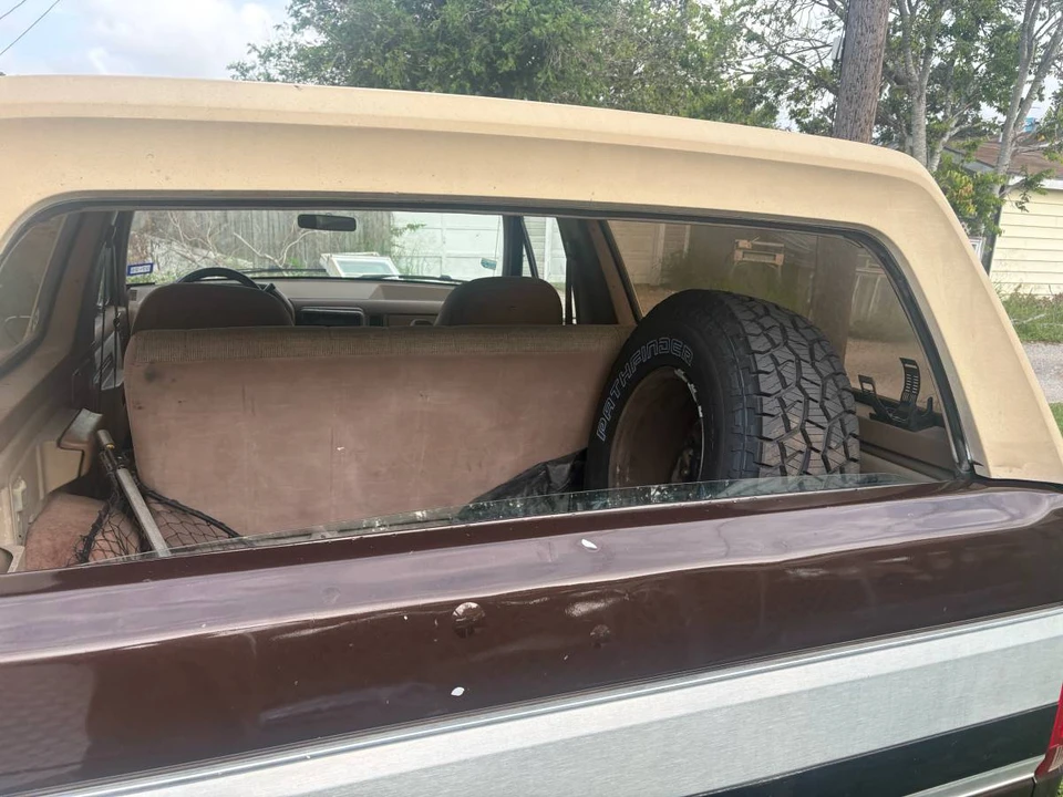 1990 Ford Bronco 4th Gen - Image 2 of 8