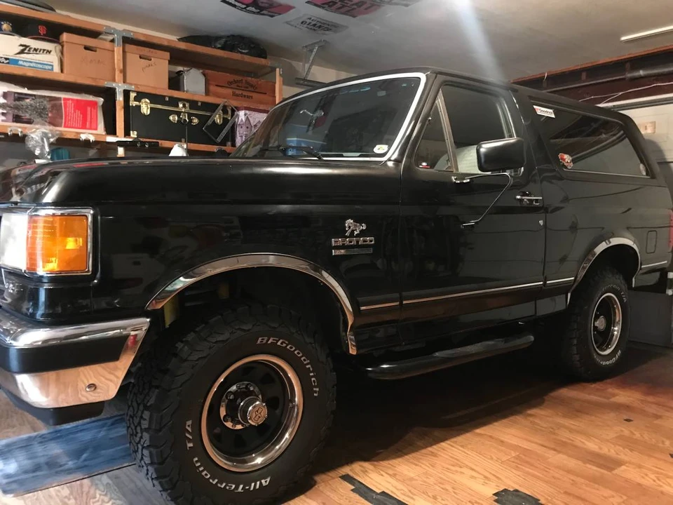 1990 Ford Bronco 4th Gen - Image 2 of 5