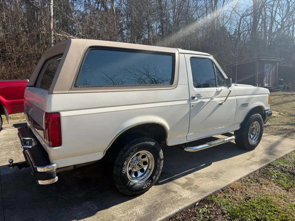 1990 Ford Bronco - Image 10 of 20