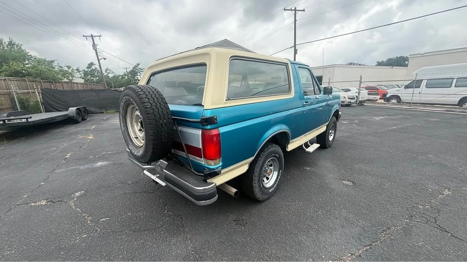 1990 Ford Bronco 4th Gen - Image 4 of 10