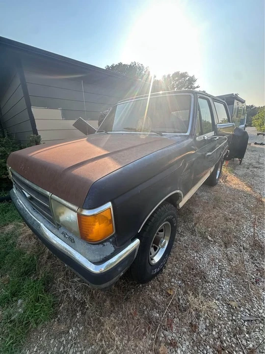 1990 Ford Bronco 4th Gen - Image 2 of 19