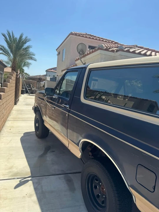 1990 Ford Bronco 4th Gen - Image 2 of 10