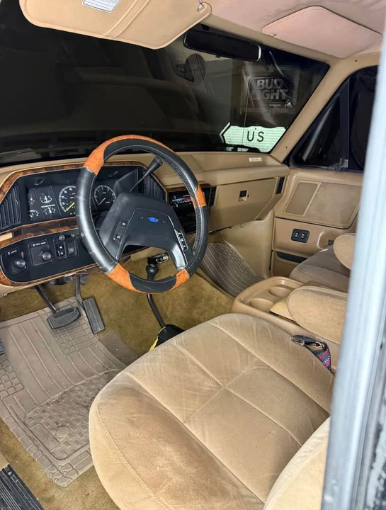 1990 Ford Bronco 4th Gen - Image 2 of 6
