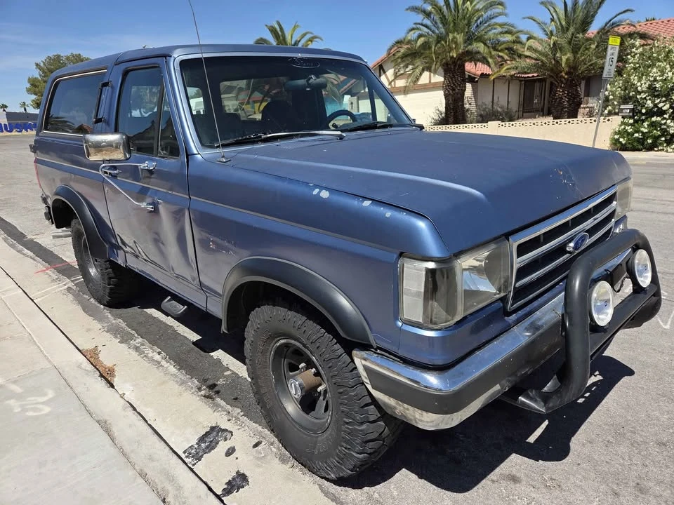 1990 Ford Bronco 4th Gen - Image 2 of 9