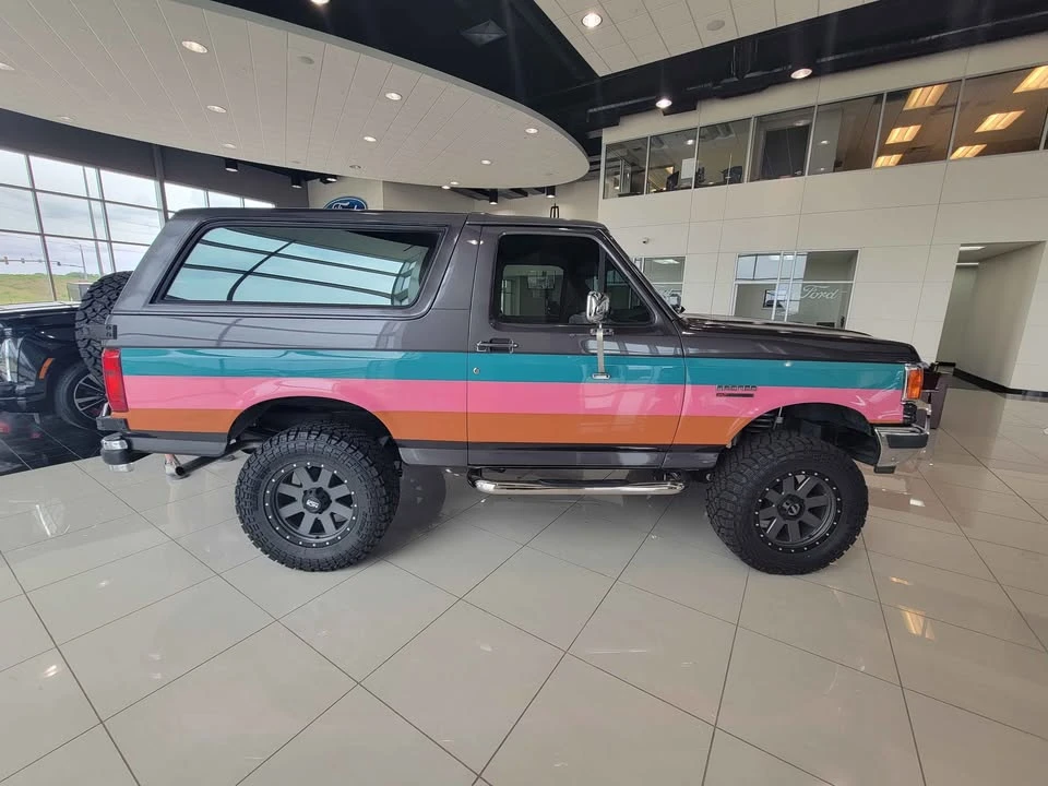 1990 Ford Bronco 4th Gen - Image 7 of 20
