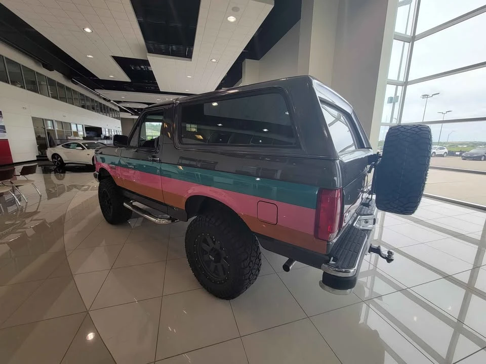 1990 Ford Bronco 4th Gen - Image 4 of 20