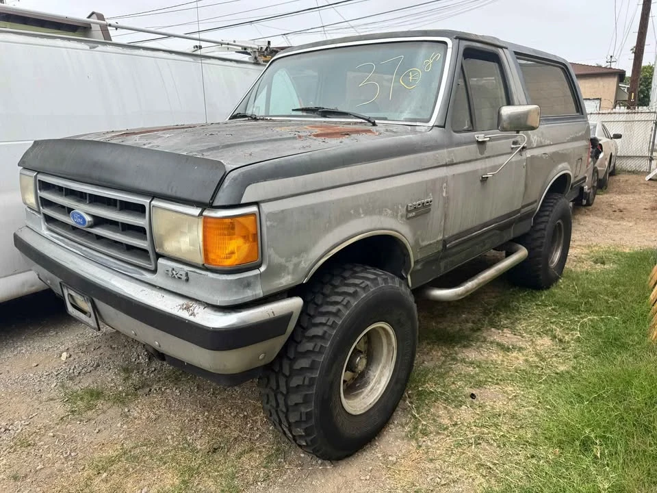 1990 Ford Bronco 4th Gen - Image 2 of 10