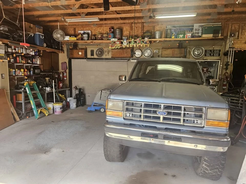 1990 Ford Bronco 4th Gen - Image 2 of 3