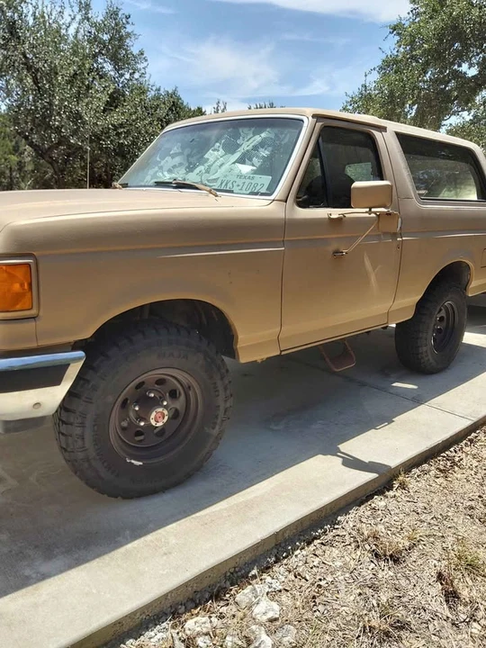 1990 Ford Bronco 4th Gen - Image 2 of 13