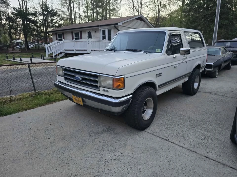 1990 Ford Bronco 4th Gen - Image 2 of 9