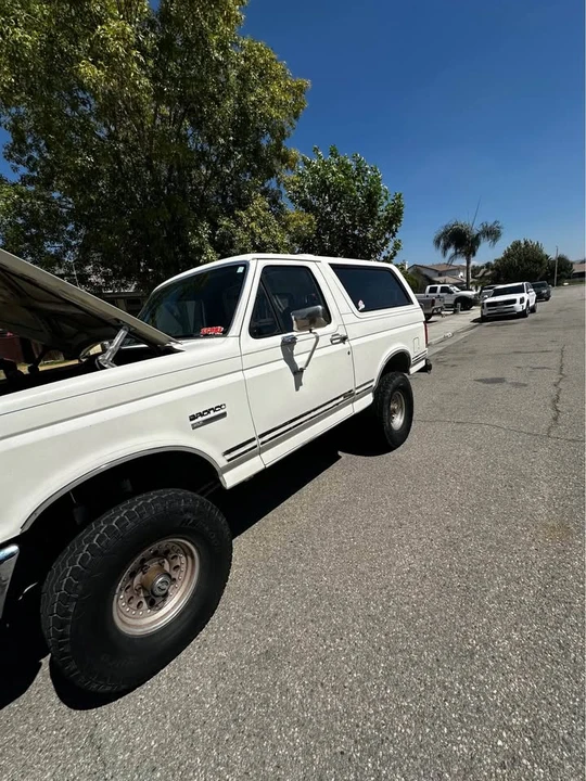 1990 Ford Bronco 4th Gen - Image 2 of 5