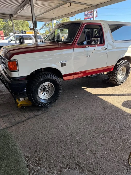 1990 Ford Bronco 4th Gen - Image 5 of 20