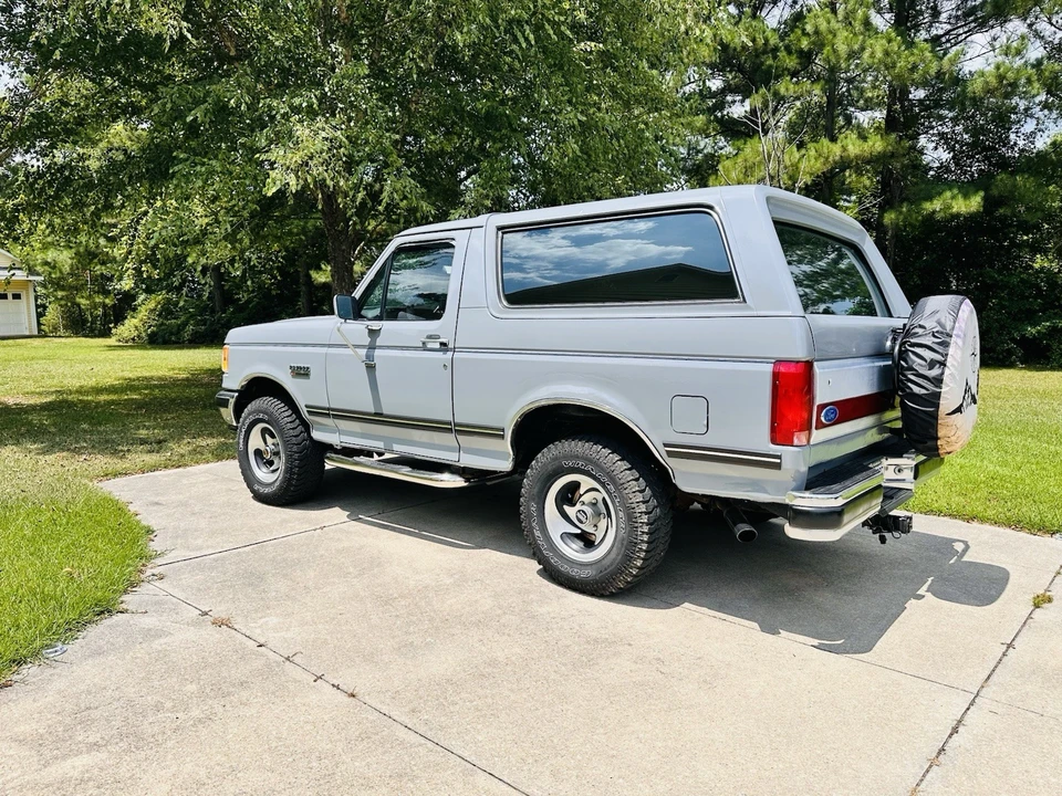 1990 Ford Bronco 4th Gen - Image 2 of 9