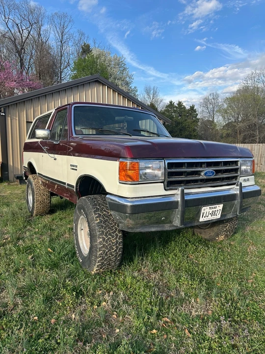 1990 Ford Bronco 4th Gen - Image 2 of 11