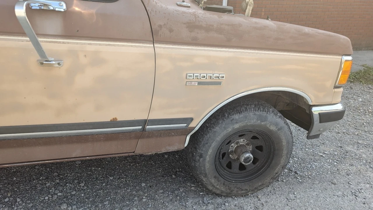 1990 Ford Bronco 4th Gen - Image 10 of 18