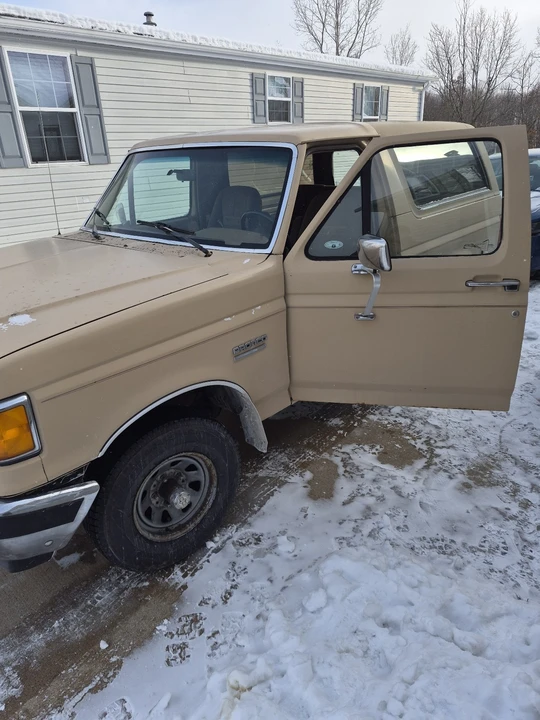 1990 Ford Bronco 4th Gen - Image 2 of 11